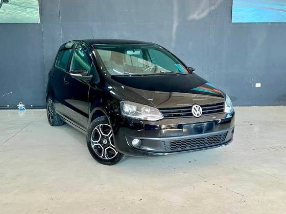 VOLKSWAGEN FOX 1.0 MI SELEÇÃO 8V FLEX 4P MANUAL VOLKSWAGEN FOX 1.0 MI SELEÇÃO 8V FLEX 4P MANUAL